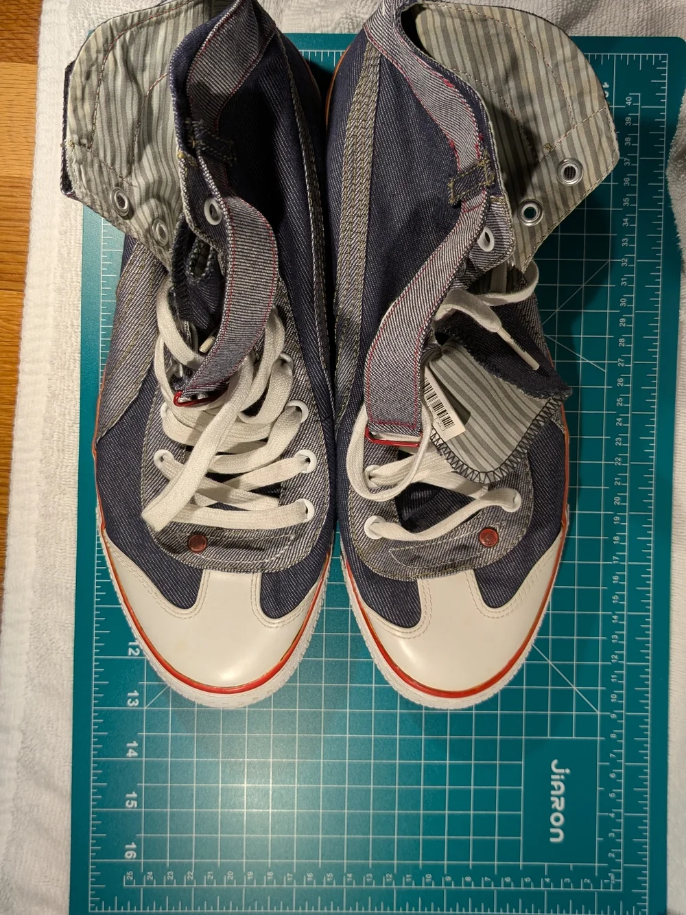 Men's High-Top Canvas Sneakers in Navy and White